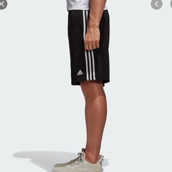 ADIDAS BOYS SIZE 8 THREE STRIPE PERFORMANCE SHORTS - Picture 2 of 4